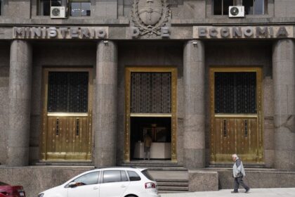 deuda-publica:-por-la-aceleracion-de-la-inflacion,-aumento-en-us$-28.700-millones-en-los-primeros-tres-meses-del-ano