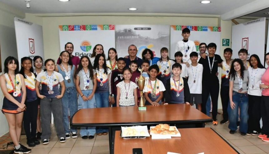 eldorado-reconocio-a-la-escuela-municipal-de-atletismo-por-la-obtencion-de-la-copa-provincial-de-clubes-2025
