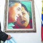 delcy-rodriguez-desmantelo-el-salon-nestor-kirchner-en-caracas-y-hasta-desaparecieron-los-cuadros-del-ex-presidente-y-hugo-chavez