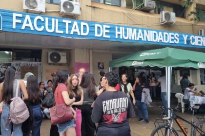 jornadas-nacionales-de-protestas-universitarias-|-docentes-y-estudiantes-de-la-unam-expusieron-la-critica-situacion-economica:-“cada-vez-es-mas-dificil”