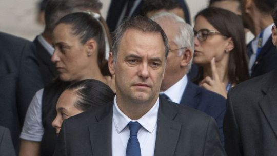 el-biografo-de-milei-llamo-“sinverguenza-que-se-aferra-al-poder”-a-manuel-adorni-y-pidio-su-renuncia