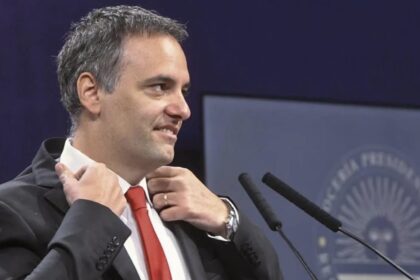 la-justicia-confirmo-que-manuel-adorni-viajo-en-primera-clase-a-aruba-junto-a-toda-su-familia