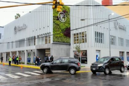 asi-quedo-la-renovada-casa-matriz-del-banco-de-corrientes:-tecnologia-y-valor-historico