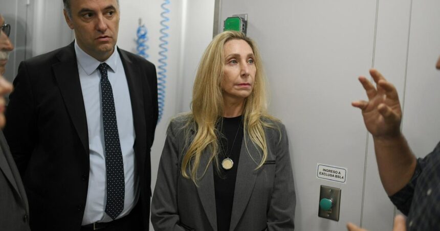 javier-milei-y-sus-medidas,-en-vivo:-karina-milei-se-vuelve-a-mostrar-hoy-junto-a-adorni-en-vaca-muerta,-en-otro-gesto-de-respaldo-al-jefe-de-gabinete