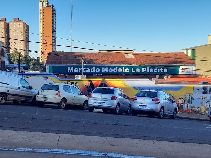 posadas-|-comerciantes-de-«la-placita»-apuestan-al-cambio-de-clima-para-reactivar-las-ventas-de-indumentaria