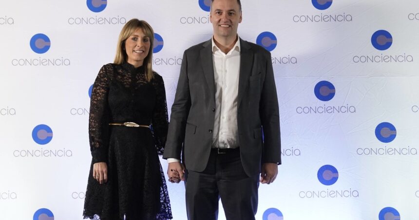 la-pia-pidio-a-karina-milei-informacion-sobre-el-vuelo-oficial-a-nueva-york-y-avanza-otra-causa-contra-adorni