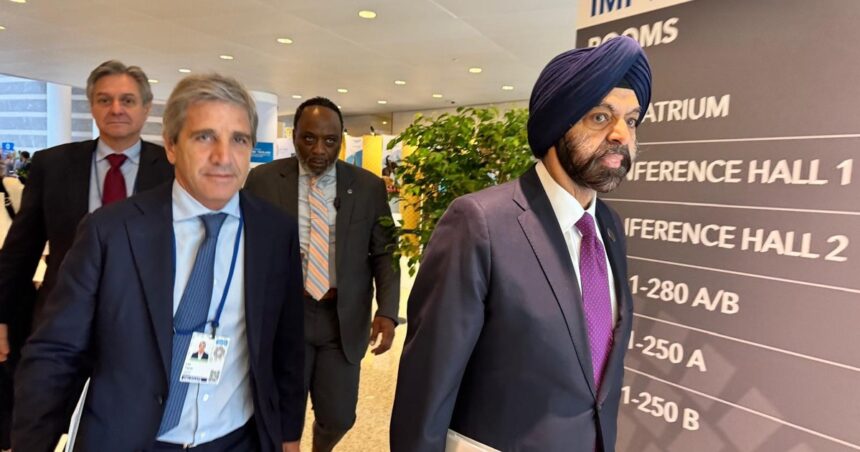 caputo-negocia-un-prestamo-de-us$-3.000-millones-con-garantias-de-banco-mundial,-bid-y-caf