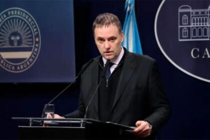 eduardo-ibarra-apunto-contra-manuel-adorni:-“el-paso-a-ser-parte-de-la-casta-politica”