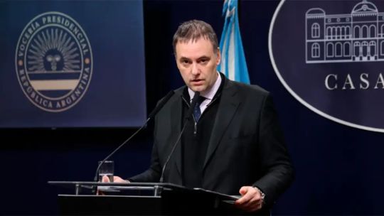 eduardo-ibarra-apunto-contra-manuel-adorni:-“el-paso-a-ser-parte-de-la-casta-politica”