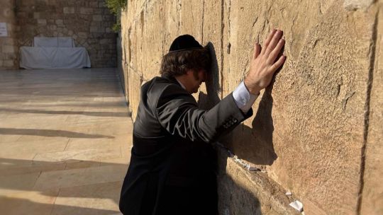 milei-vuelve-a-israel-en-medio-de-la-guerra-con-iran-y-recibira-distinciones