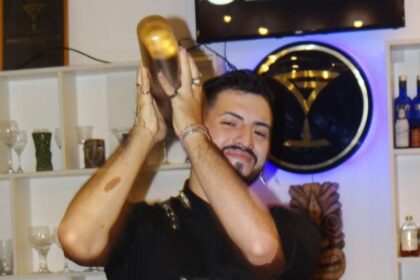 con-un-coctel-de-raiz-guarani,-martin-barrios-se-consagro-en-la-2°-copa-bartender-misiones-dorada