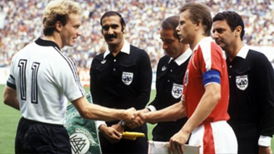 el-pacto-de-gijon:-la-sombra-del-arreglo-entre-alemania-y-austria-que-sacudio-el-mundial-1982