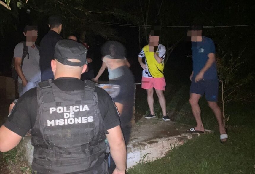 un-incendio-destruyo-por-completo-una-cabana-en-el-soberbio