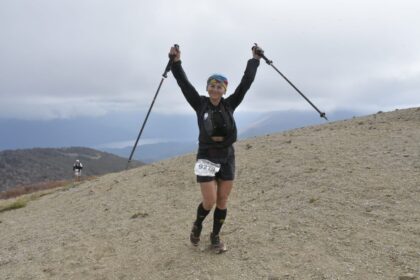 la-atleta-misionera-maru-villamil-corrio-110-km-en-menos-de-un-dia-y-conquisto-el-podio-en-la-patagonia-run-a-los-60-anos:-“es-mente-y-corazon”
