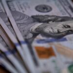 dolar-hoy-y-dolar-blue,-en-vivo:-a-cuanto-cotiza-el-oficial-y-cual-es-el-precio-del-paralelo-este-viernes-17-de-abril,-minuto-a-minuto