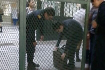 amenazas-de-tiroteo-en-escuelas-de-corrientes:-fuerte-operativo-policial-y-revision-de-mochilas