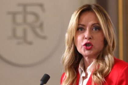 meloni-contra-trump:-la-inesperada-defensa-de-los-valores-europeos-frente-al-mesianismo-de-la-casa-blanca