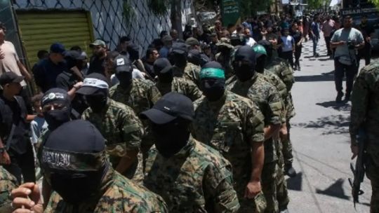 mas-alla-de-la-reapertura-del-estrecho-de-ormuz,-para-un-especialista-“lo-que-falta-resolver-es-la-cuestion-del-plan-nuclear-de-iran”