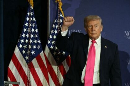 tres-indices-globales-coinciden:-la-democracia-de-estados-unidos-cayo-en-2025-a-su-peor-nivel-en-decadas