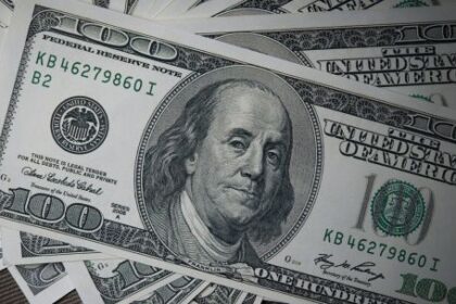 como-cerro-el-dolar-hoy,-viernes-17-de-abril