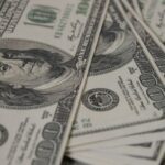el-dolar-blue-cerro-en-baja-este-viernes-17-de-abril-y-el-banco-central-compro-dolares