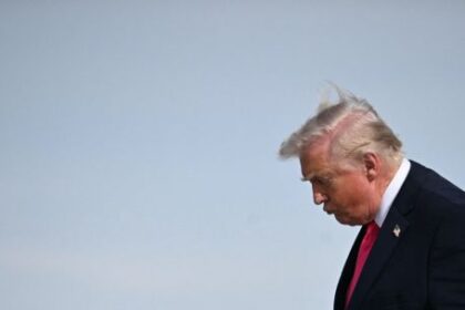 la-fe-que-no-convence:-el-70%-de-los-estadounidenses-cree-que-trump-no-es-religioso,-el-valor-mas-alto-desde-2020