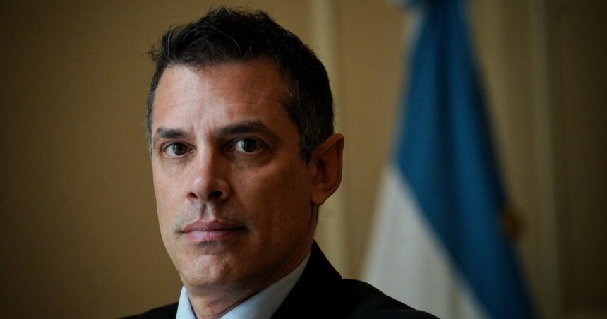 un-juez-laboral-busca-trabar-la-reforma-otra-vez-y-sacar-al-procurador-de-la-causa