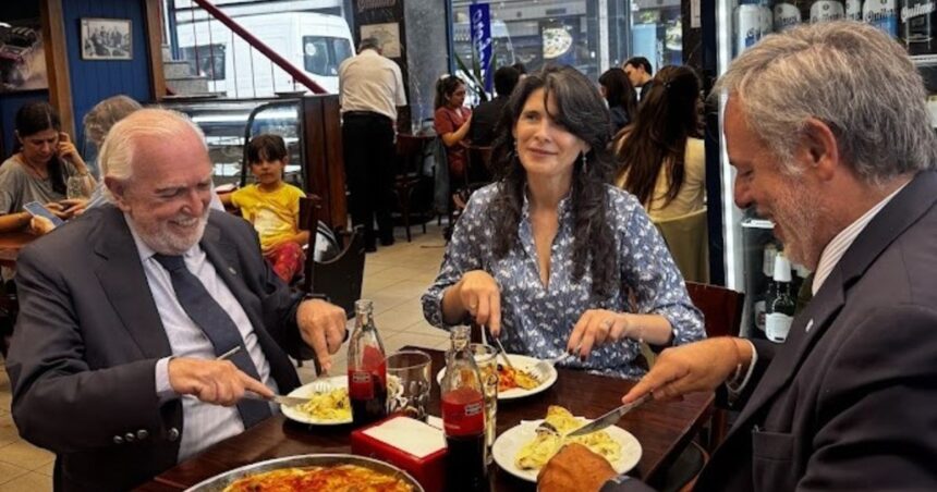 eleccion-en-el-colegio-de-abogados:-ricardo-gil-lavedra-y-su-candidata-cerraron-la-campana-con-una-atipica-postal-en-una-pizzeria