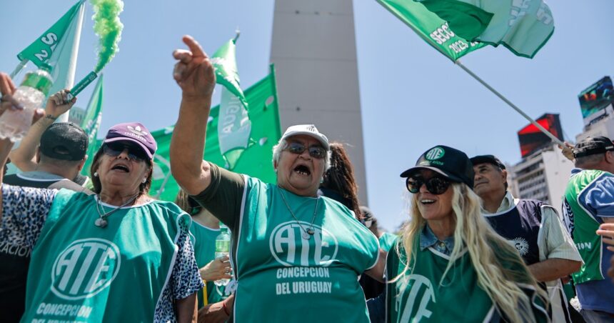 en-febrero,-los-salarios-volvieron-a-perder-contra-la-inflacion