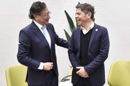 axel-kicillof-se-reunio-con-gustavo-petro-en-barcelona-y-el-presidente-colombiano-lanzo:-“sera-presidente-de-la-argentina”