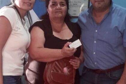 polemica-con-el-hermano-de-un-diputado-libertario-que-se-hizo-viral-por-regalar-medicamentos