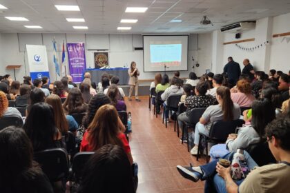 posadas-|-con-mas-de-300-inscriptos,-fapadhea-abrio-sus-jornadas-sobre-autismo-con-alta-participacion-presencial-y-virtual