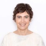 adriana-calcanhotto:-“las-canciones-pueden-decir-lo-que-no-se-puede”