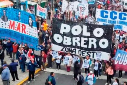 se-profundizan-los-piquetes-y-marchas-por-la-quita-de-un-millon-de-planes