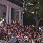 la-poesia-exiliada-de-la-memoria-y-de-la-voz-pide-volver-a-su-tierra