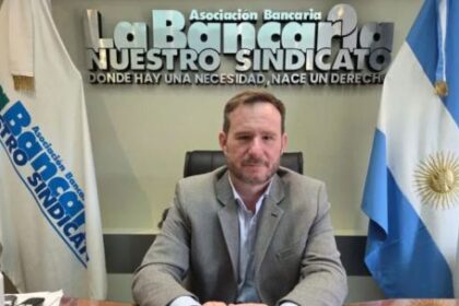 gracias-a-su-nuevo-aumento-los-bancarios-cobraran-una-cifra-record-como-sueldo-inicial