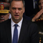 “si-milei-recupera-las-malvinas,-tampoco-lo-puede-capitalizar-porque-adorni-hoy-es-el-centro-de-todo”:-la-particular-analogia-del-biografo-del-presidente