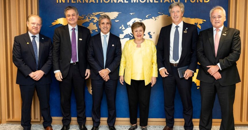 caputo-y-el-fmi:-entretelones-de-la-reunion-con-georgieva-y-como-se-lograron-los-millones-en-garantias-de-los-bancos-multilaterales