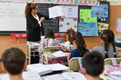 la-paritaria-docente-se-juega-el-lunes:-el-rechazo-lleva-ventaja-pero-la-definicion-esta-abierta