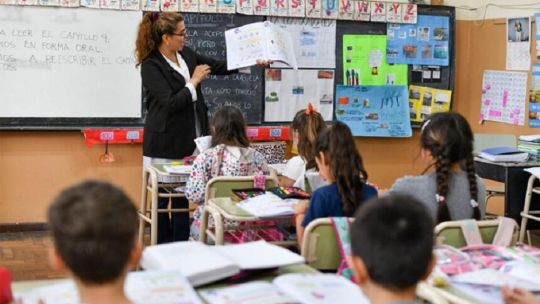 la-paritaria-docente-se-juega-el-lunes:-el-rechazo-lleva-ventaja-pero-la-definicion-esta-abierta