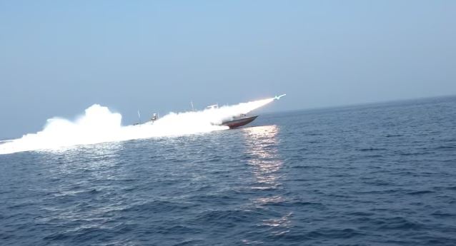 iran-ataco-a-un-petrolero-en-el-estrecho-de-ormuz-y-crece-la-tension-en-una-ruta-clave-del-petroleo