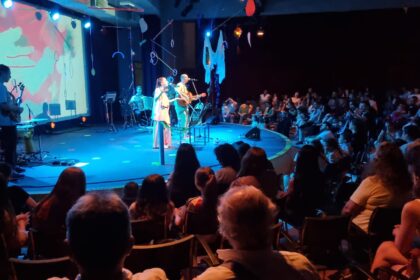 giranda-hizo-bailar-y-cantar-a-las-familias-en-el-teatro-de-prosa-con-la-presentacion-de-su-nuevo-disco