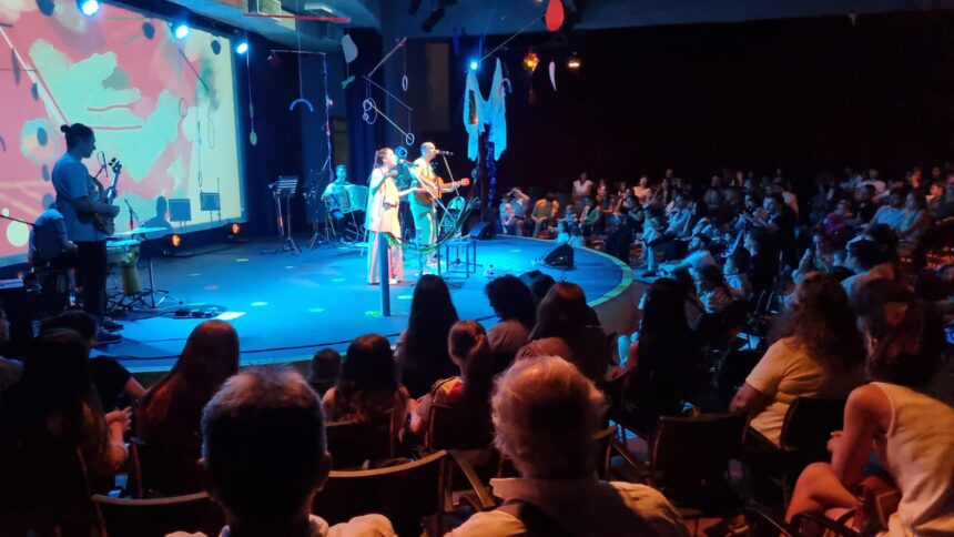 giranda-hizo-bailar-y-cantar-a-las-familias-en-el-teatro-de-prosa-con-la-presentacion-de-su-nuevo-disco