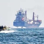iran-vuelve-a-bloquear-el-estrecho-de-ormuz-y-dispara-sobre-dos-buques