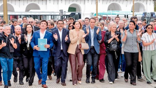 caputo-no-ejecuta-mas-de-$-6-billones-recaudados-pese-a-estar-obligado-por-ley