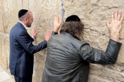 javier-milei-y-sus-medidas,-en-vivo:-el-presidente-viajo-a-israel-y-visito-el-muro-de-los-lamentos