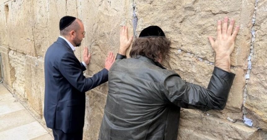 javier-milei-y-sus-medidas,-en-vivo:-el-presidente-viajo-a-israel-y-visito-el-muro-de-los-lamentos