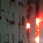 fuego-de-sabado-por-la-noche:-se-incendiaron-pisos-superiores-del-edificio-libertad-de-la-armada