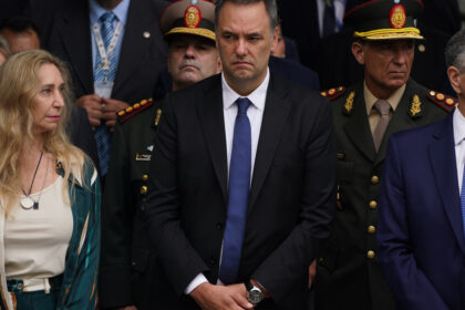 el-“costo-adorni”:-el-gobierno-pierde-apoyo-politico-y-no-tiene-los-votos-para-eliminar-las-paso