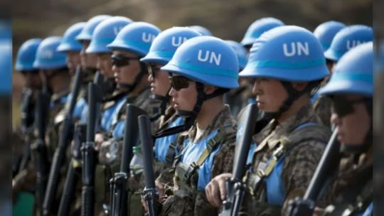 cascos-azules-de-la-onu:-que-hacen-y-por-que-son-clave-en-conflictos-como-el-de-israel-y-libano